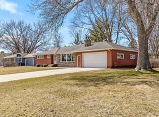 1000 7th St S, Farmington, MN 55024