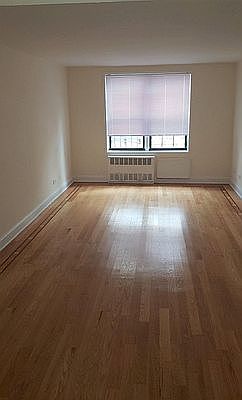 3rd image of 3135 Crescent St APT 5N