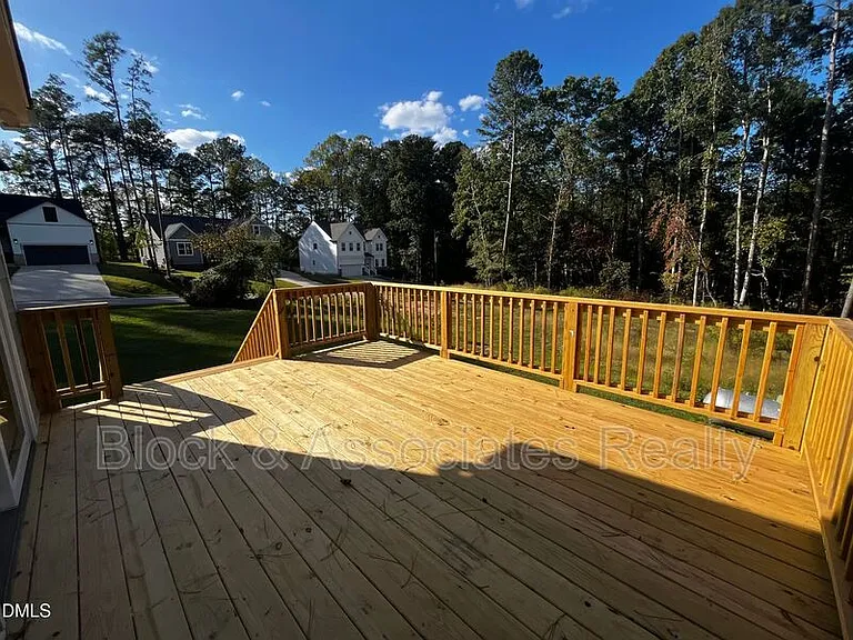 101 Wyoming Dr — Photo 5