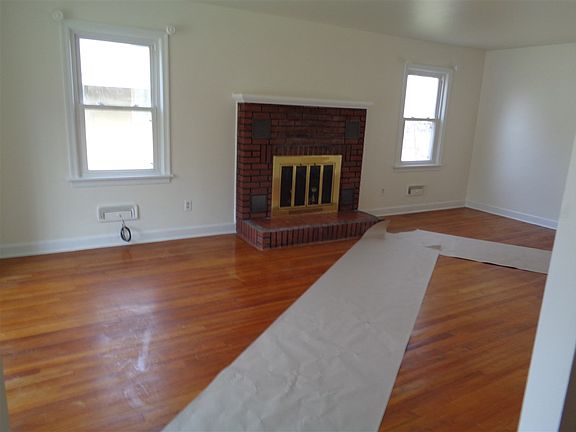 4th image of 83 Putnam Rd