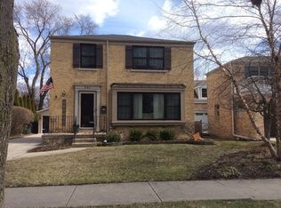 943 N Kennicott Ave, Arlington Heights, IL 60004