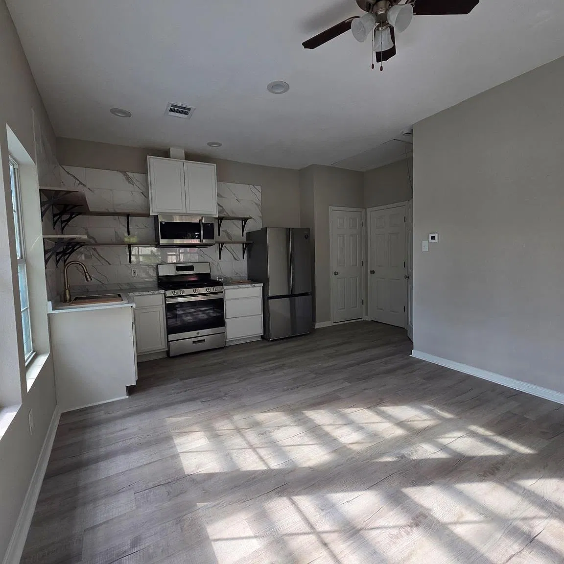 2 bed, 1.0 bath, 1000 sqft, $2,000 — Photo 4