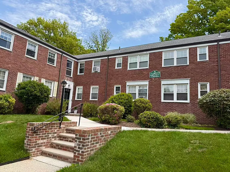349 Bloomfield Ave — Photo 1