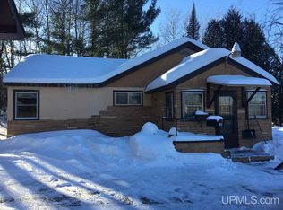 230 Bluff St, Ishpeming, MI 49849