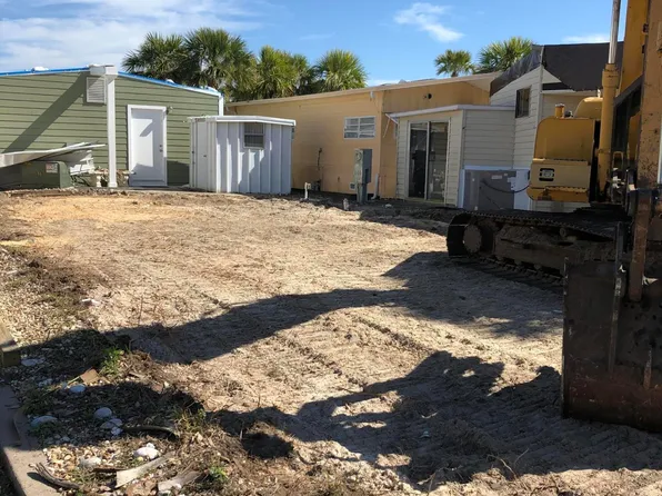 601 Seabreeze Dr, Panama City Beach, FL 32408