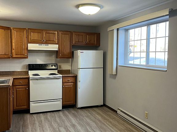 5th image of 25 McConkey Dr APT 2