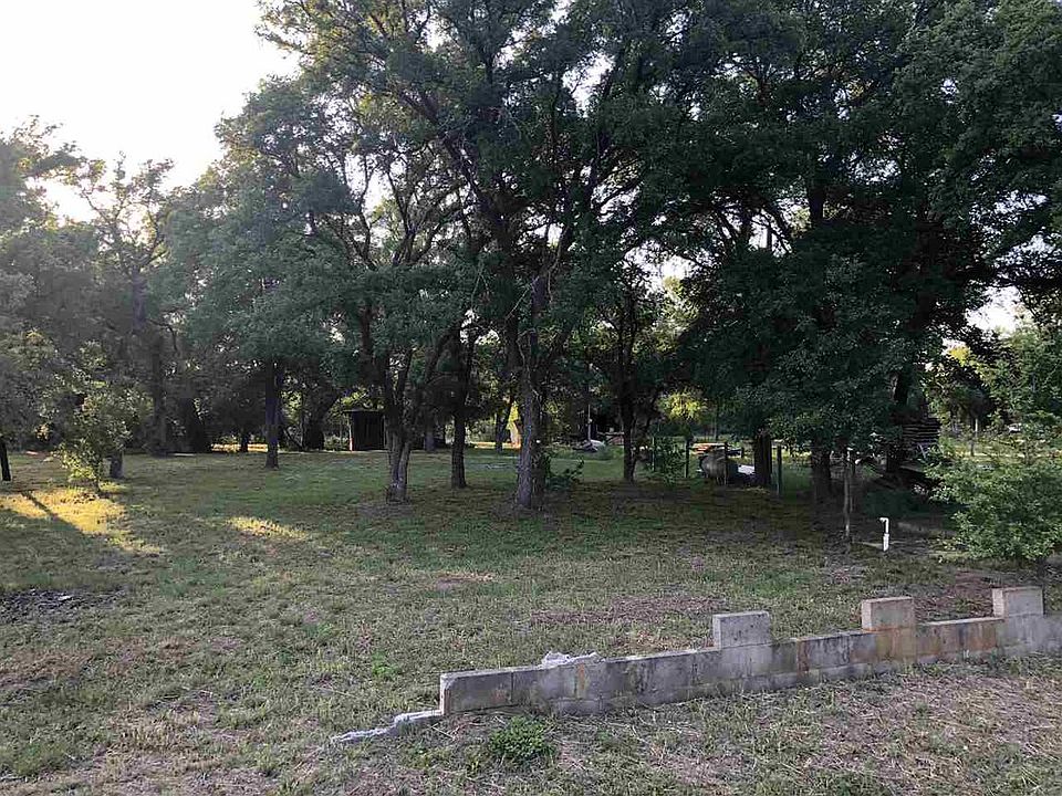 1st image of 2707 Kings Circle Dr