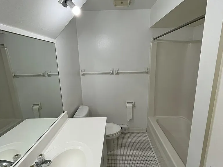 University Park Apartments near Cornell University — Photo 186