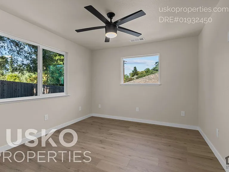 7835 Hutton Creek Ln #B — Photo 3