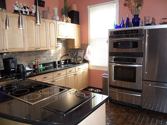3rd image of 4622 N Damen Ave