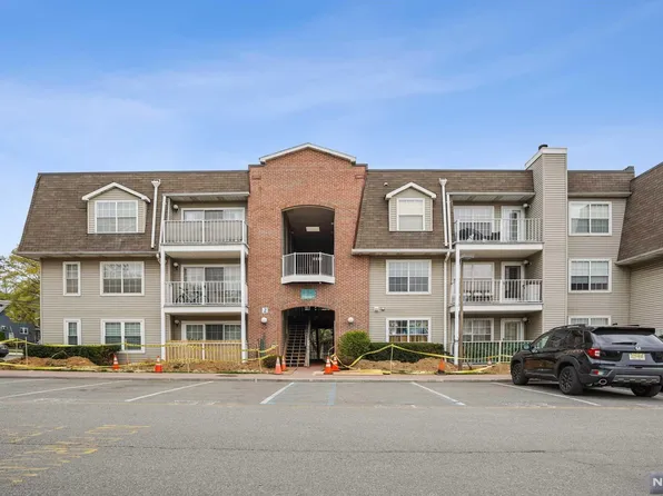 18 Garden Pl APT 223, Edgewater, NJ 07020