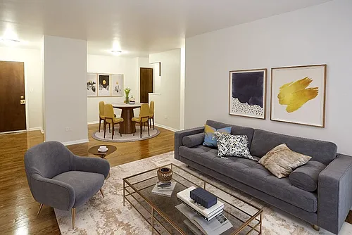 1040 Hollywood Photo 1
