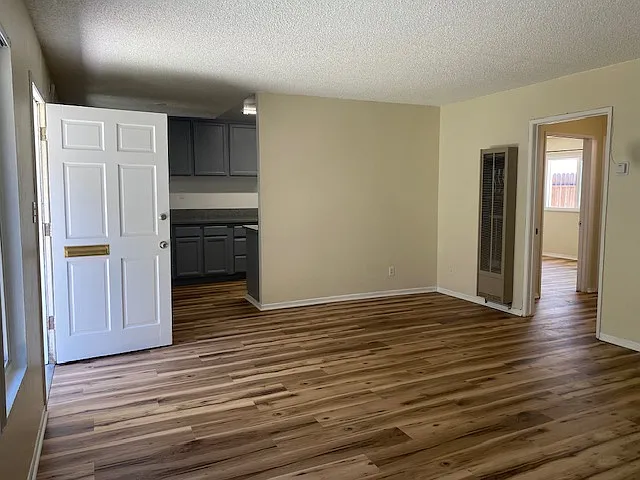 2 bed, 800 sqft, $2,550 — Photo 2