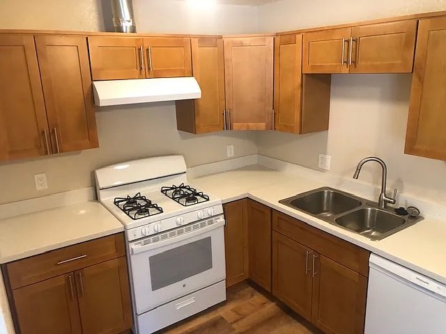 Adobe Villa Apartments — Photo 3