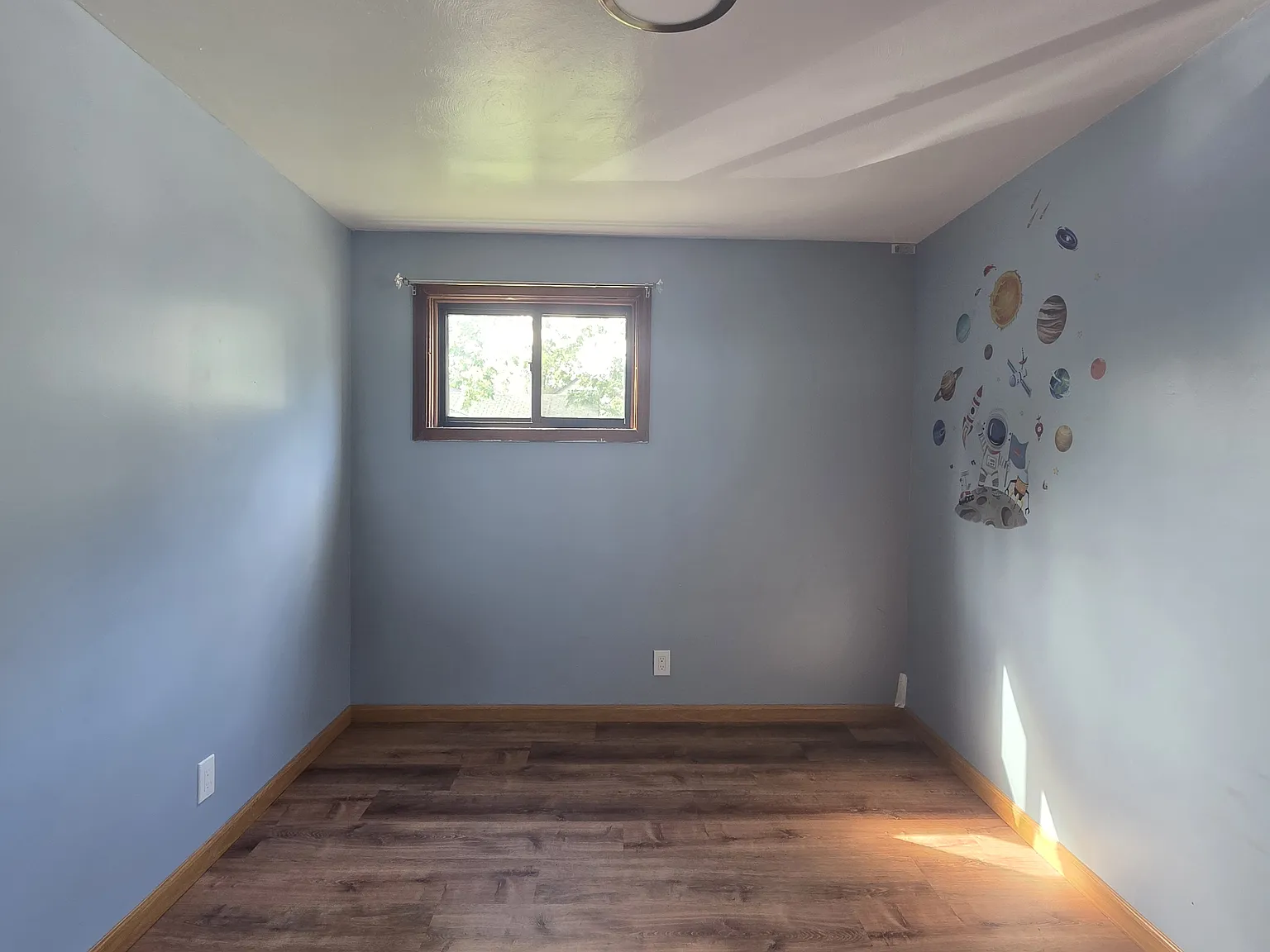 3 bed, 1100 sqft, $1,200 — Photo 4