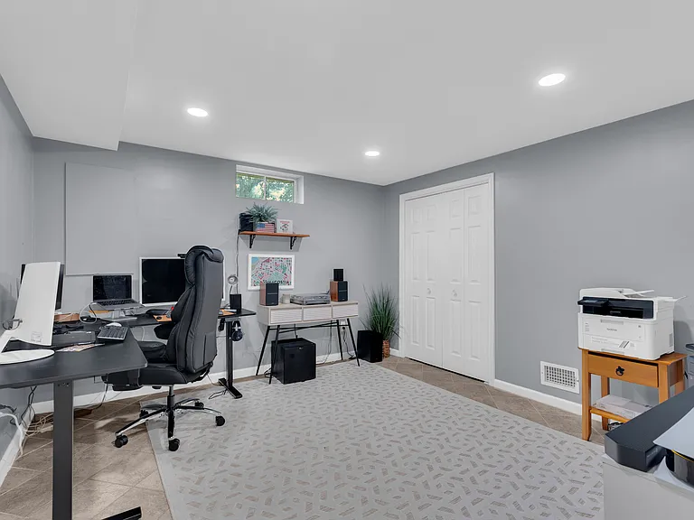 7707 Lake Glen Dr — Photo 32