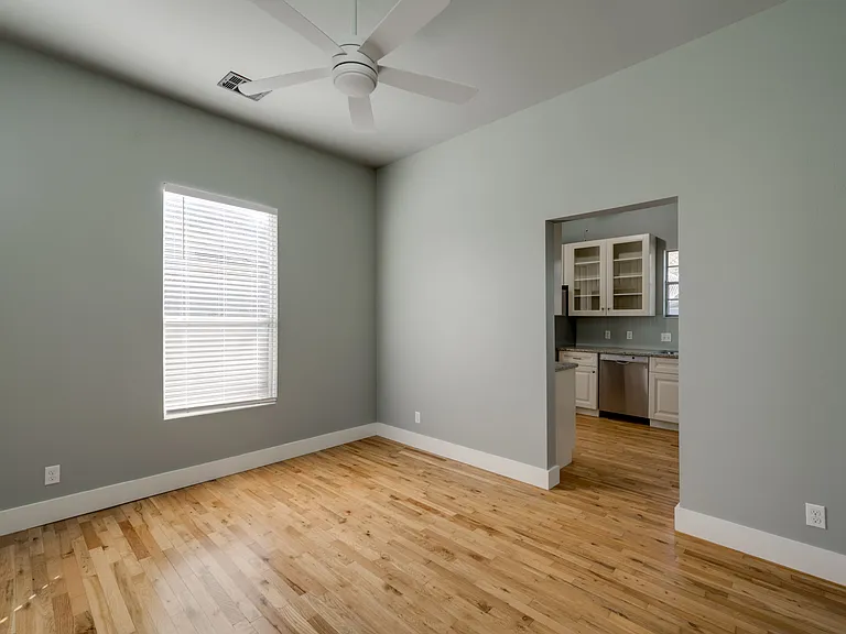 1303 Canterbury St — Photo 6