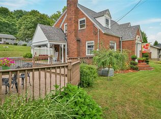 1060 Woodside Ave, Ellwood City, PA 16117
