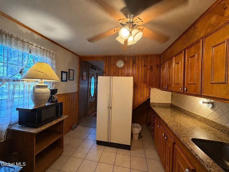 5th image of 1133 Cushing Lane