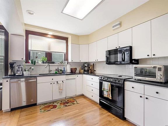 4th image of 7256 Pershing Ave #A