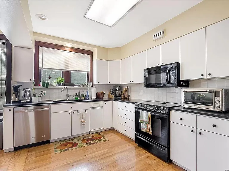 7256 Pershing Ave #A — Photo 4