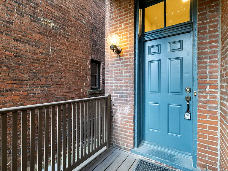 2351 Menard St #B — Photo 23