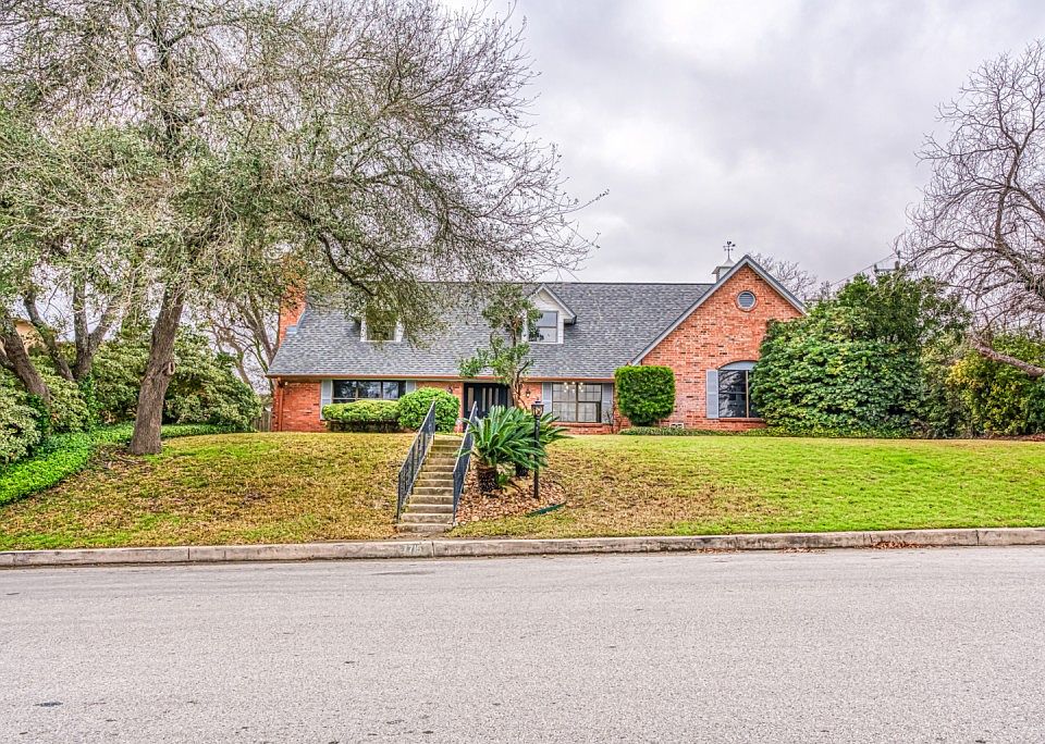 1st image of 7715 Robin Rest Dr