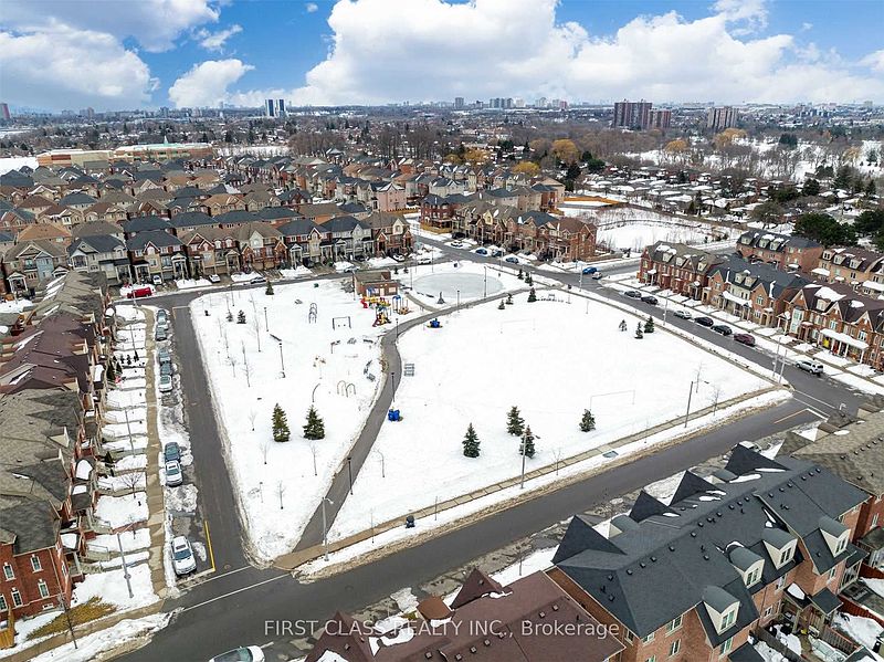 Toronto Townhouse for rent - 2 Bedrooms — photo 17
