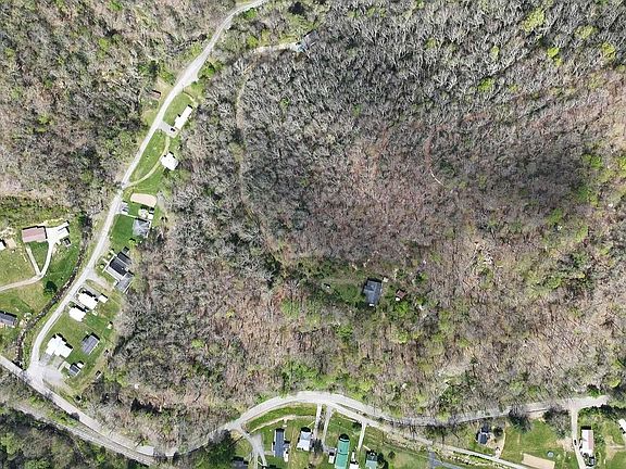 5th image of 318 Lost Rd