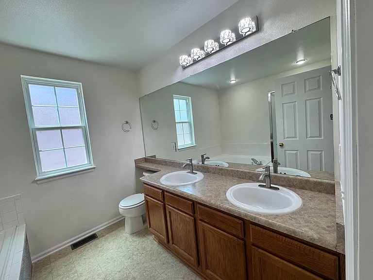 5703 S Yakima Way — Photo 9