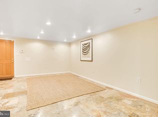 114 8th St NE, Washington, DC 20002