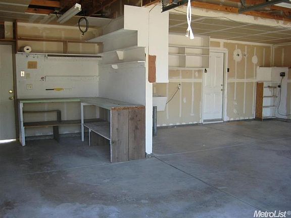 5th image of 2202 Dressler Way