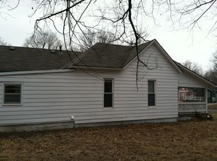 609 SE Douglas St, Lees Summit, MO 64063