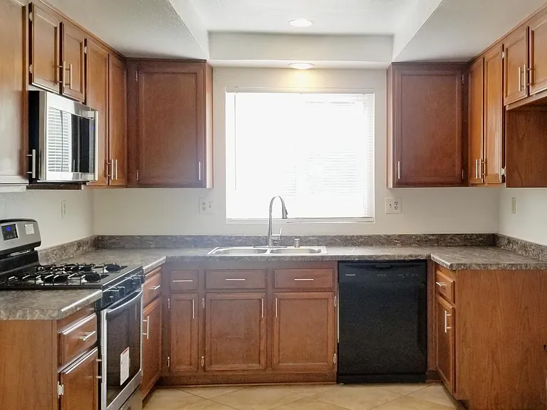 29508 Poppy Meadow St — Photo 7
