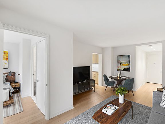 4th image of 1 Columbus Pl APT S7d