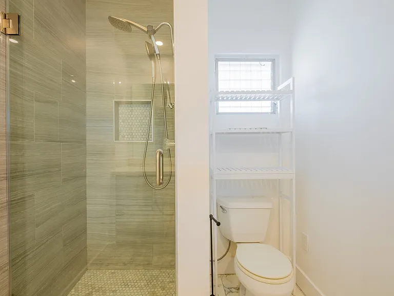 4321 Clear Valley Dr — Photo 34