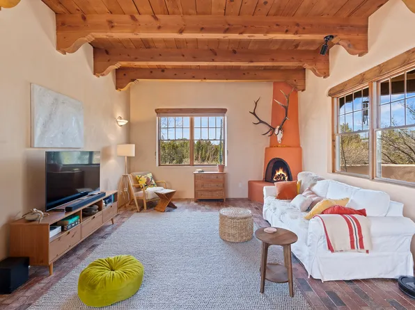 2661 Chelsea Ln, Santa Fe, NM 87505