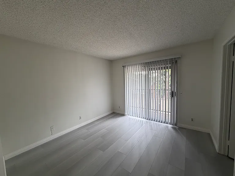 1434 N California Ave #5 — Photo 20