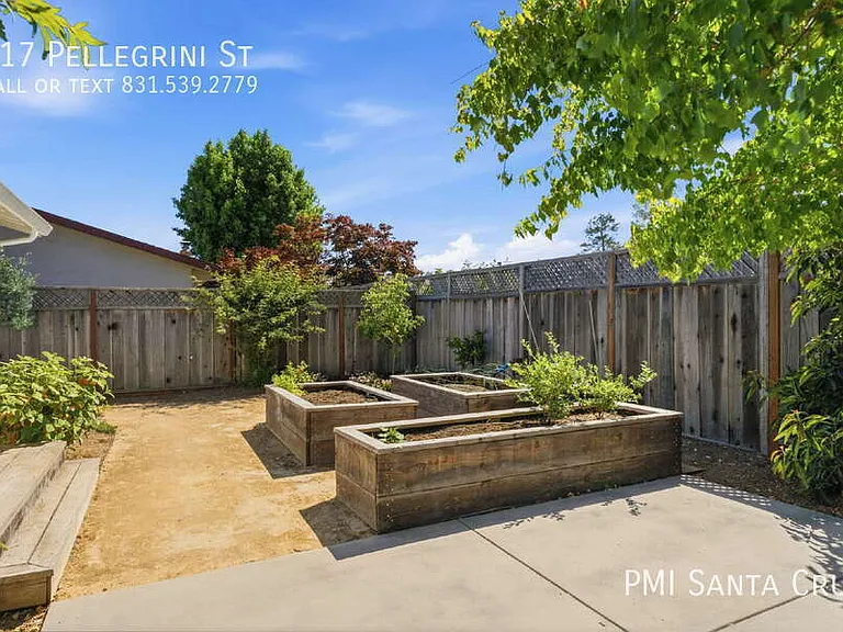 917 Pellegrini St — Photo 27