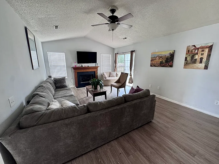 17 Hazeltine Ct — Photo 7