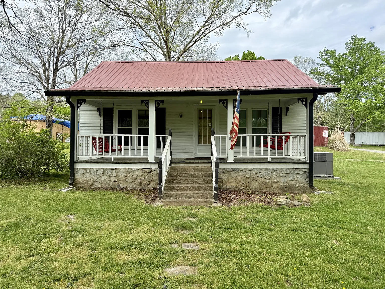 2114 Edgewood Rd photo 1
