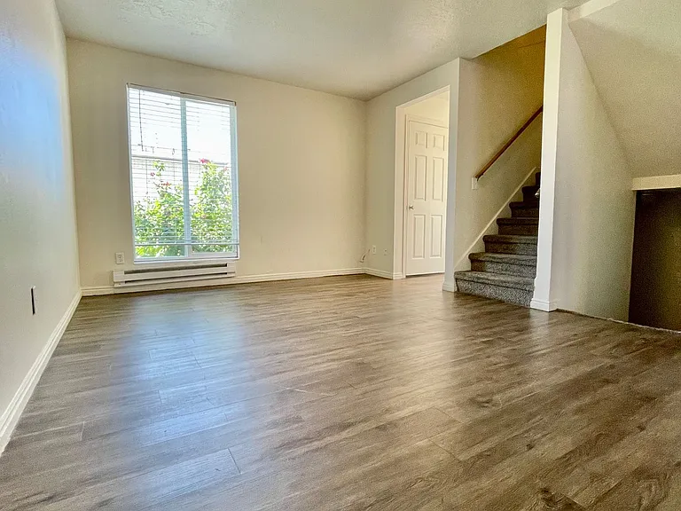 1554 Monroe Blvd #D3 — Photo 4