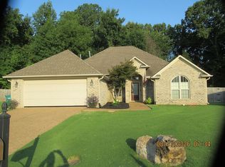 93 Lennox Village Dr, Jackson, TN 38305