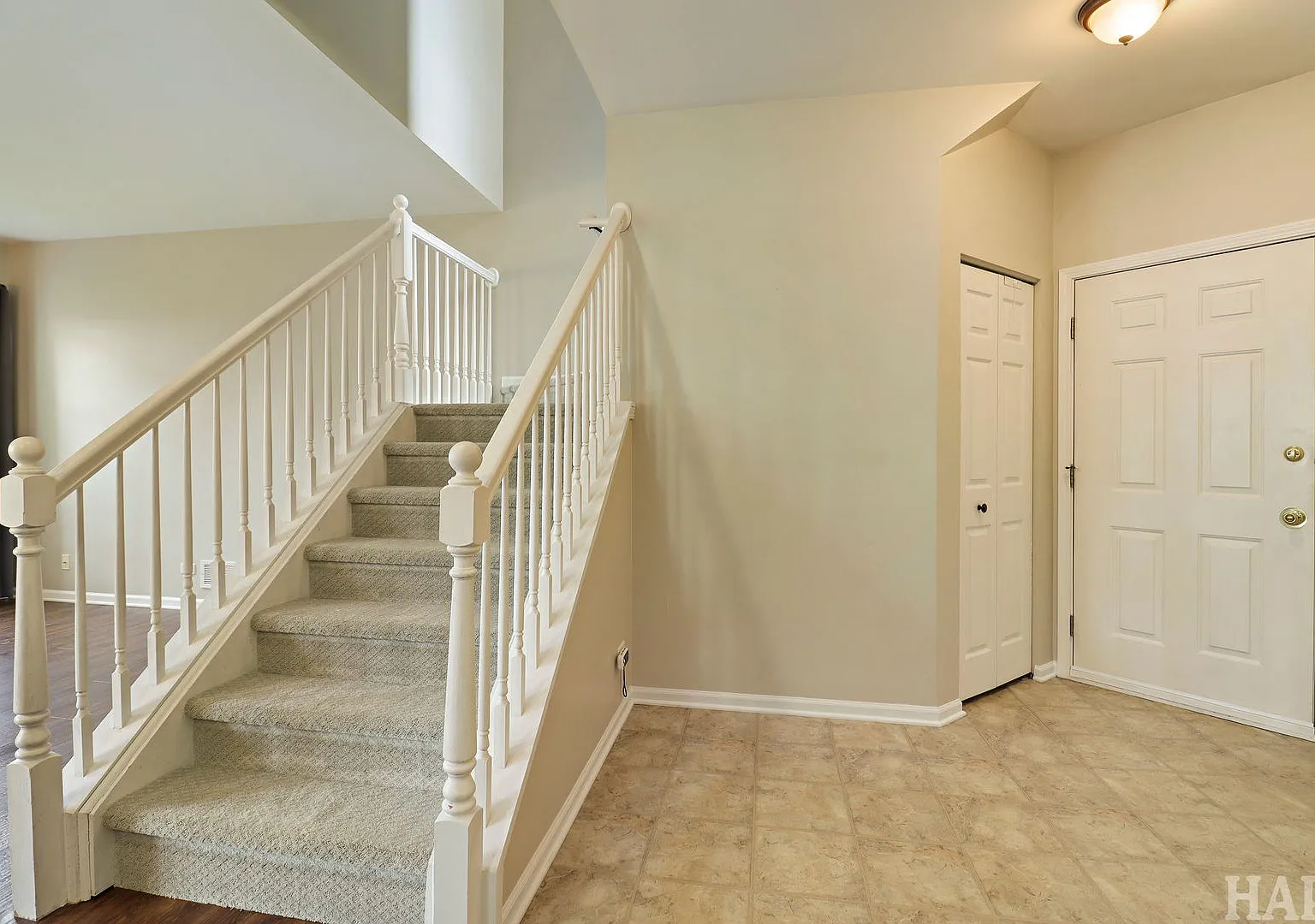 3 bed, 2.5 bath, 1696 sqft, $2,800 — Photo 4