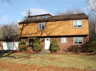 185 Cedarhurst Ln, Milford, CT 06461