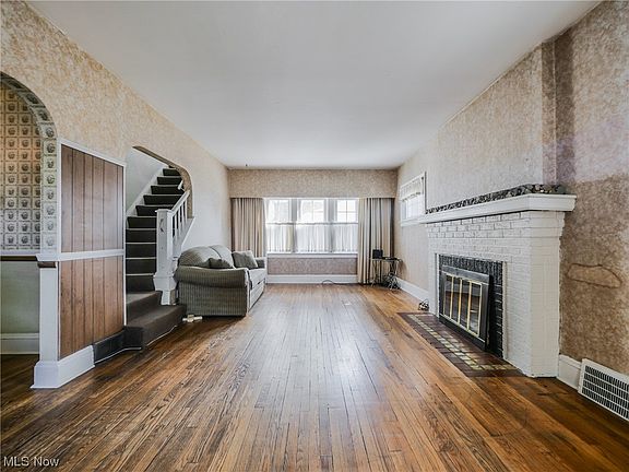 5th image of 17913 Glenshire Ave