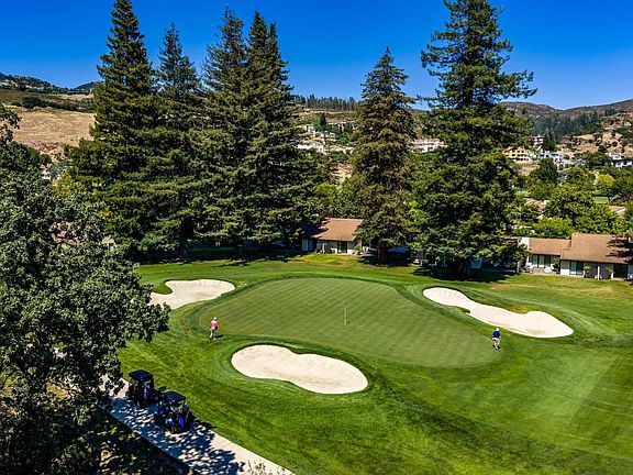 3rd image of 55 Fairways Drive