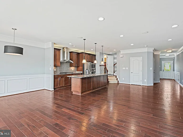 42350 Benfold Sq — Photo 8