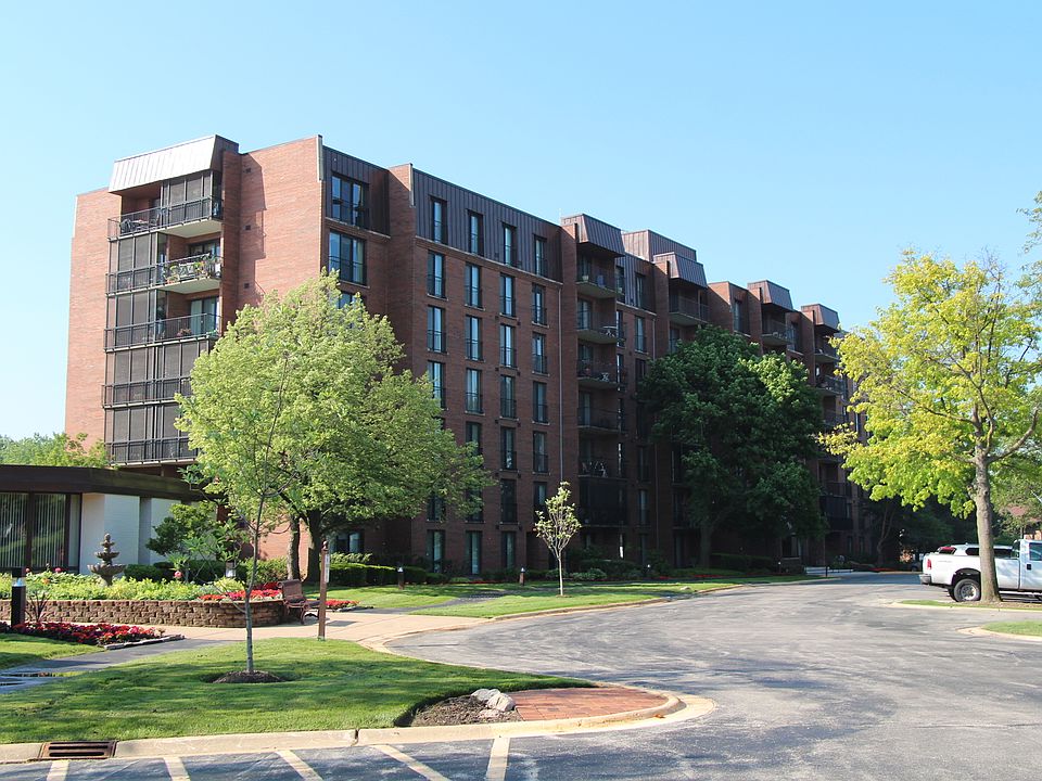 1st image of 111 Acacia Dr APT 110