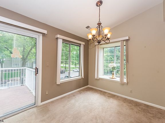 5th image of 16 Ray Ct